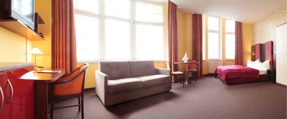 Standard Double or Twin Room - Photo 6