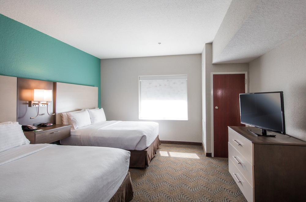 Suite, 2 Queen Beds (Additional Living Area) - Photo 1
