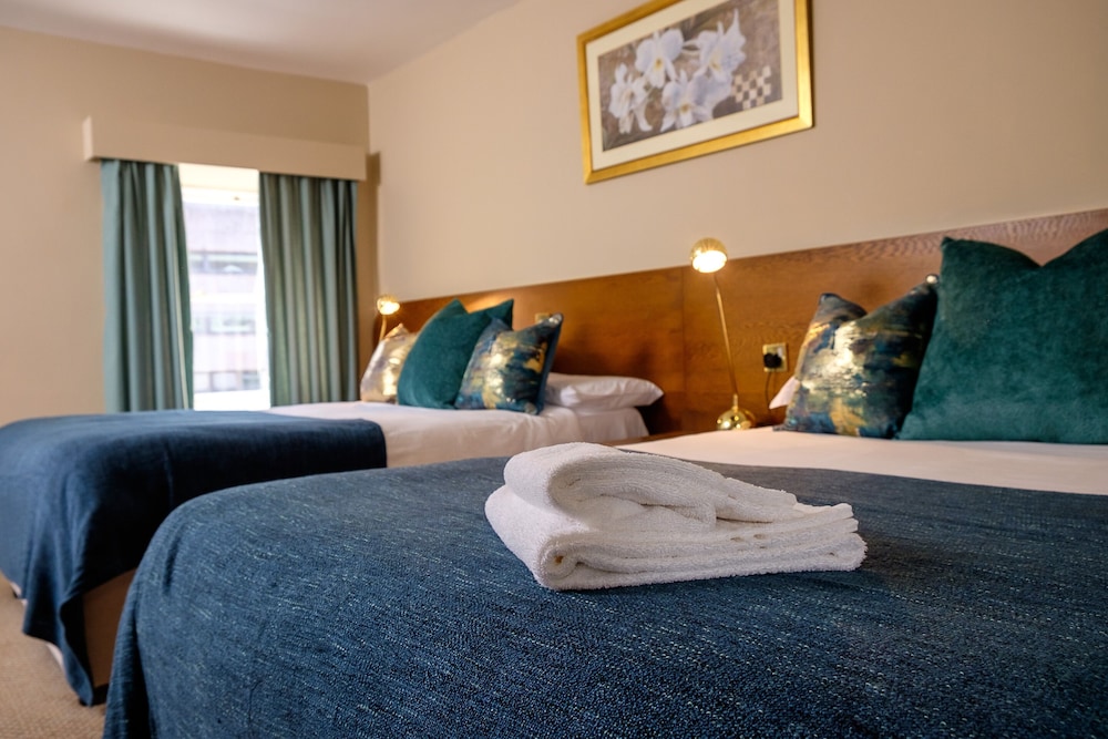 Quadruple Room, Ensuite photo 2