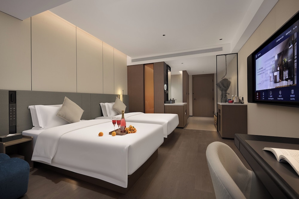 Superior Twin Room, City View