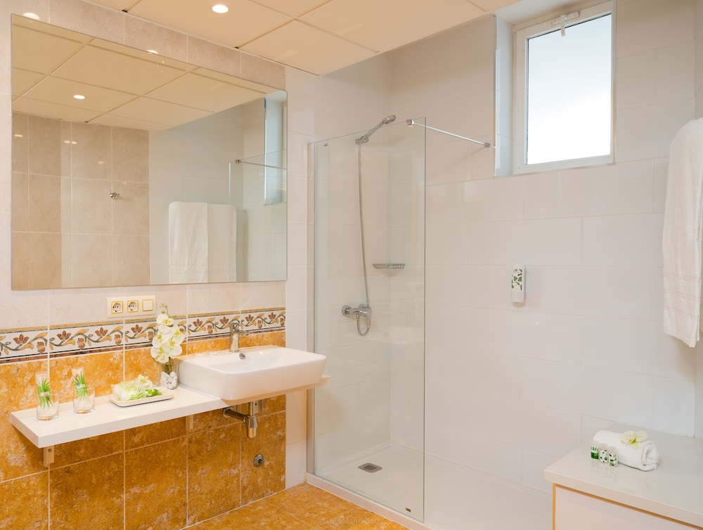 Suite, Balcony, Golf View (2 adults and 2 children)