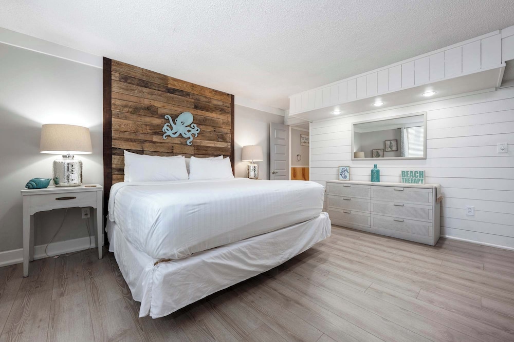 Condo, Multiple Beds, Patio, Garden View (The Condor)