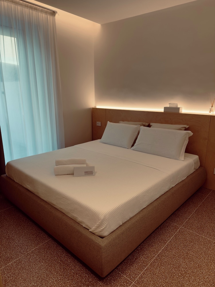 Basic Double Room, Private Bathroom, Courtyard View