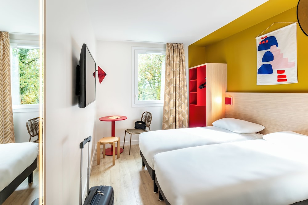 Standard Room, 2 Twin Beds - Photo 1