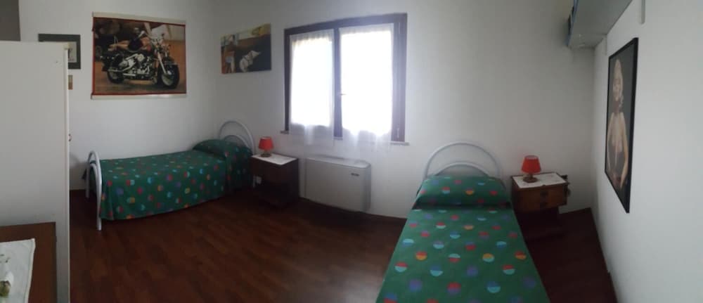 Classic Twin Room, Mezzanine photo 1