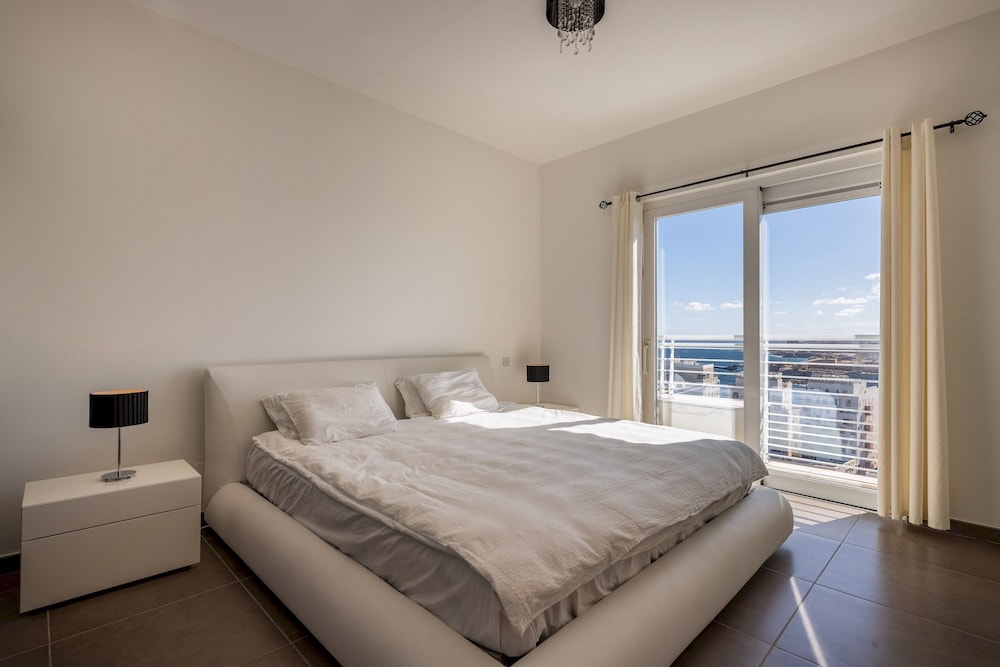 Apartment (2 Bedrooms)