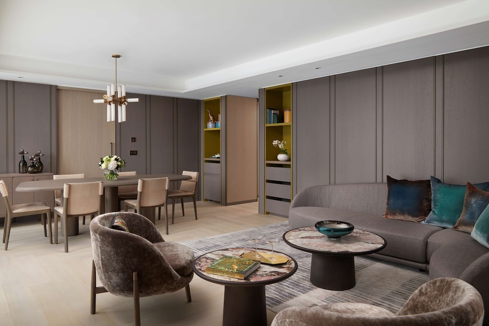 Suite (Pan Pacific)
