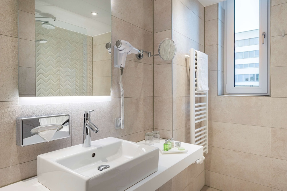 Standard Room - Photo 13