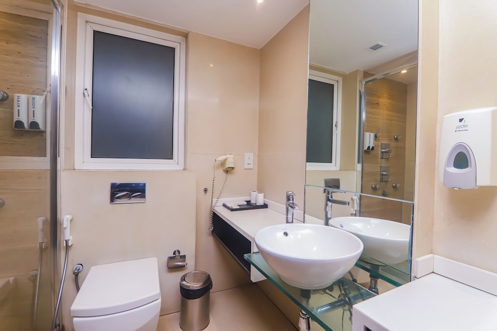 Deluxe Room - Photo 10
