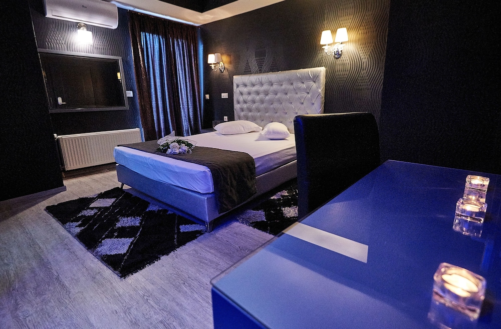 Suite, Jetted Tub photo 1