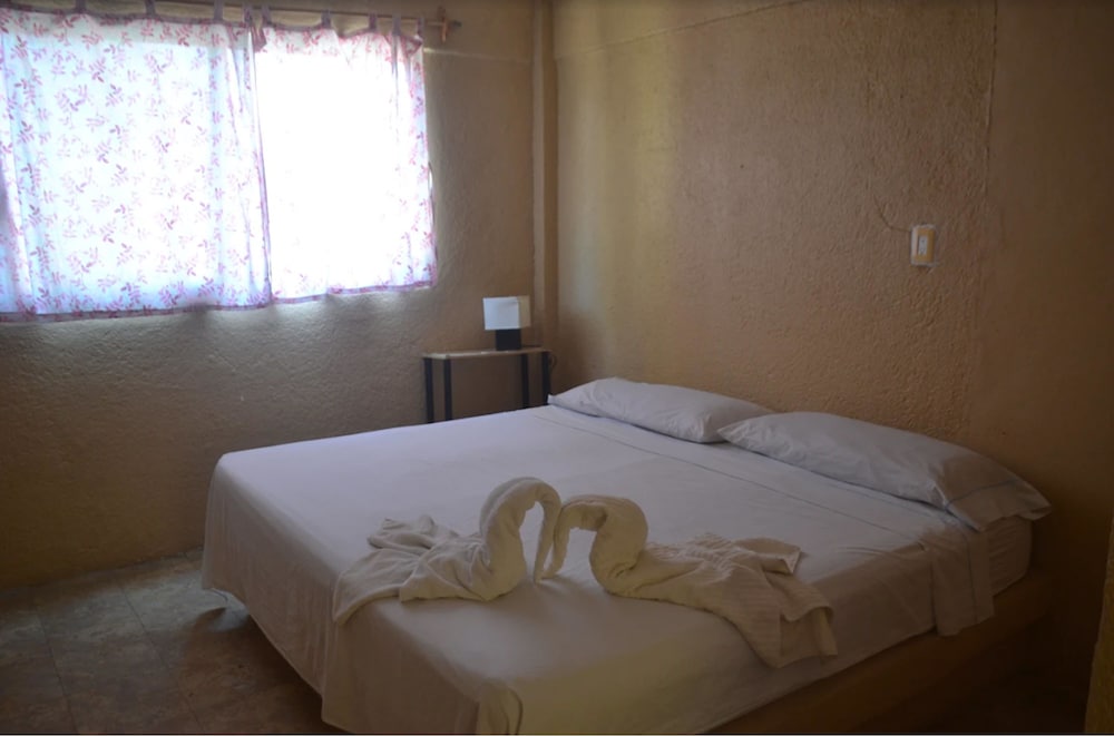 Room, 1 King Bed, Non Smoking (AC)