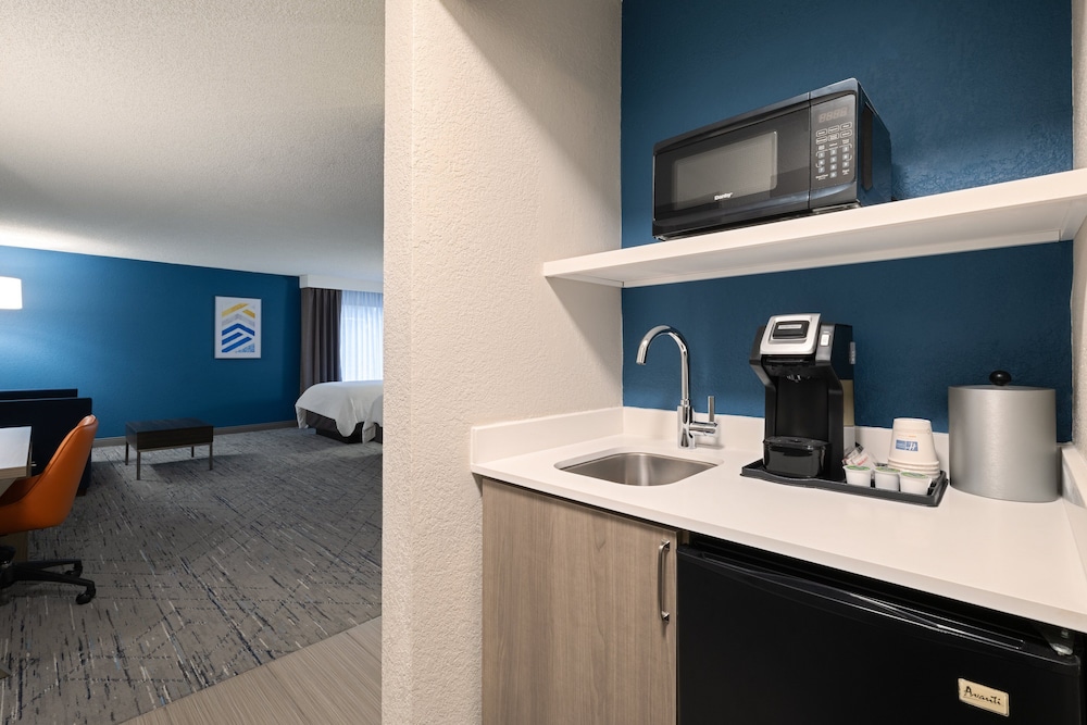 Suite, 2 Double Beds - Photo 3