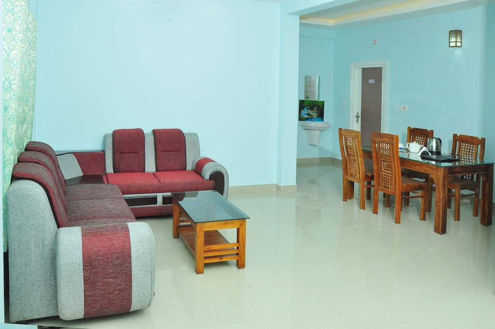 Family Apartment, 3 Bedrooms - Photo 1