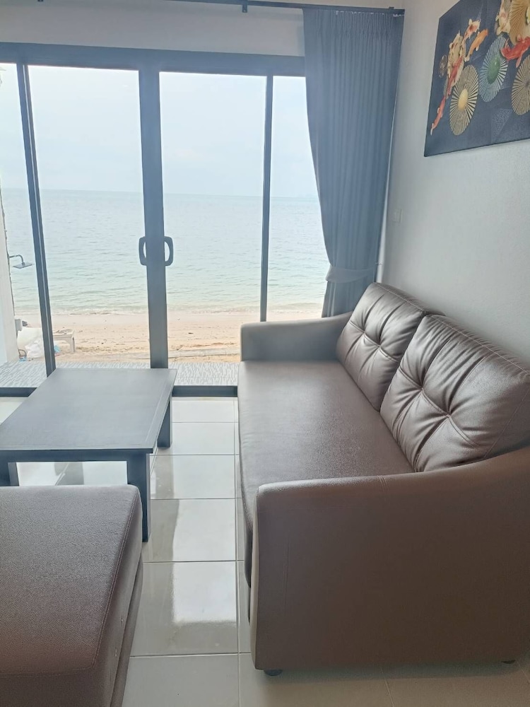 Family Villa, Kitchen, Beachfront - Photo 32