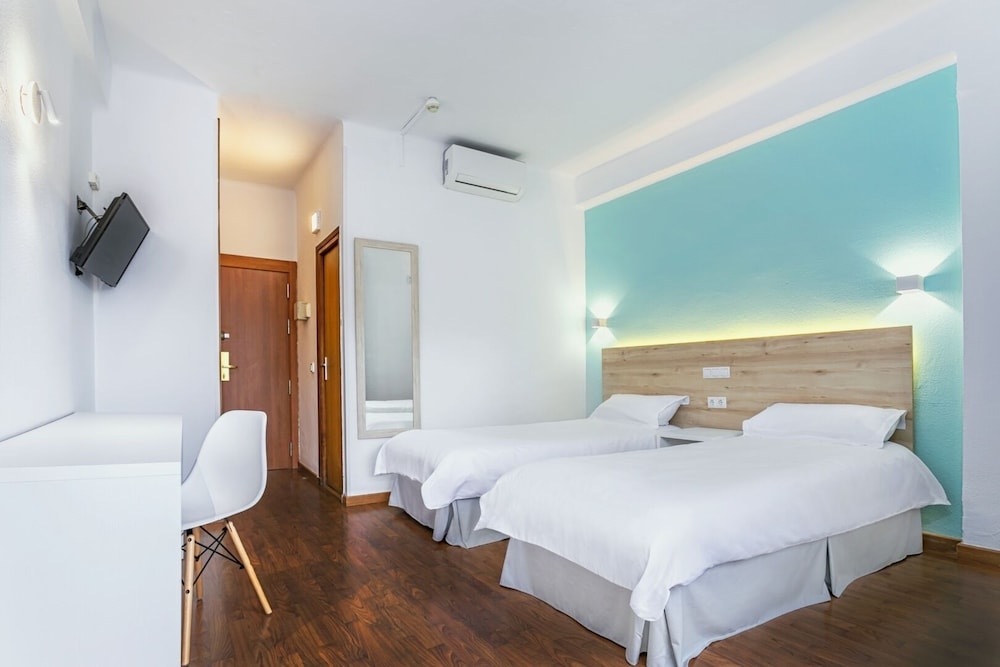 Comfort Twin Room photo 3