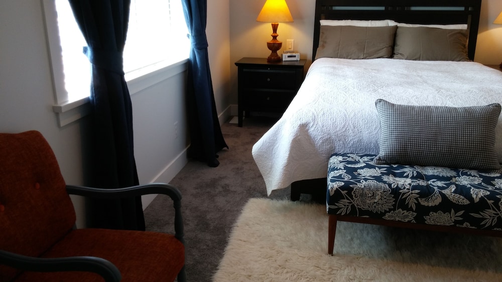 Deluxe Room, 1 Queen Bed, Sea View photo 1