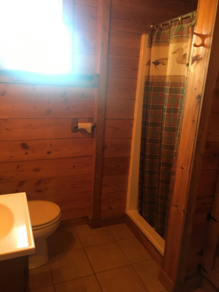 Standard Cabin, Multiple Beds, Non Smoking, Fireplace (The Red Twin Cabin) photo 3