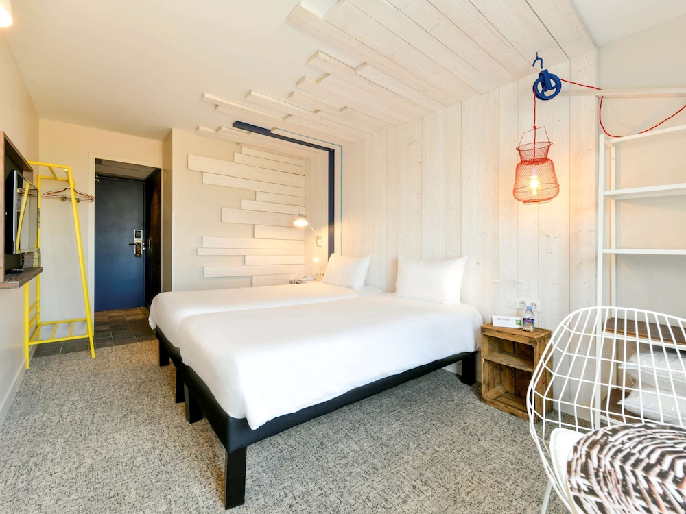 Room, Multiple Beds, Ocean View - Photo 6