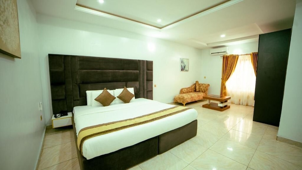 Deluxe Room - Photo 4