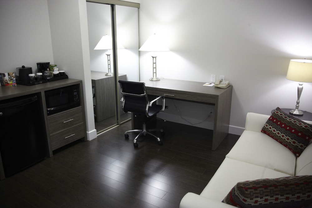 Executive Suite thumbnail 5