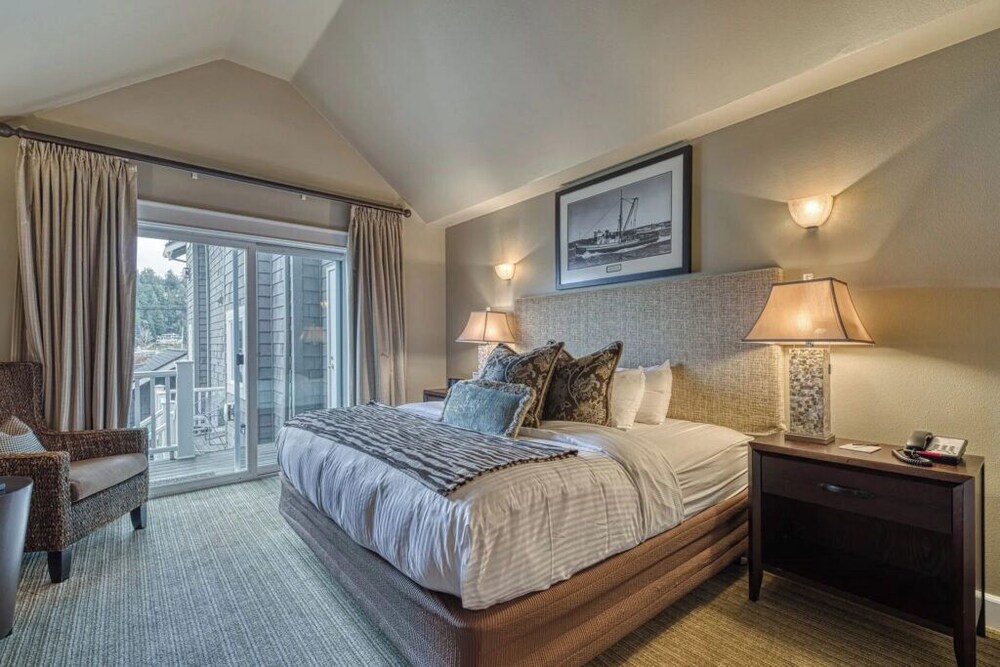 Superior Room, Harbor View