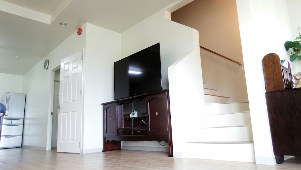 House, 3 Bedrooms photo 2