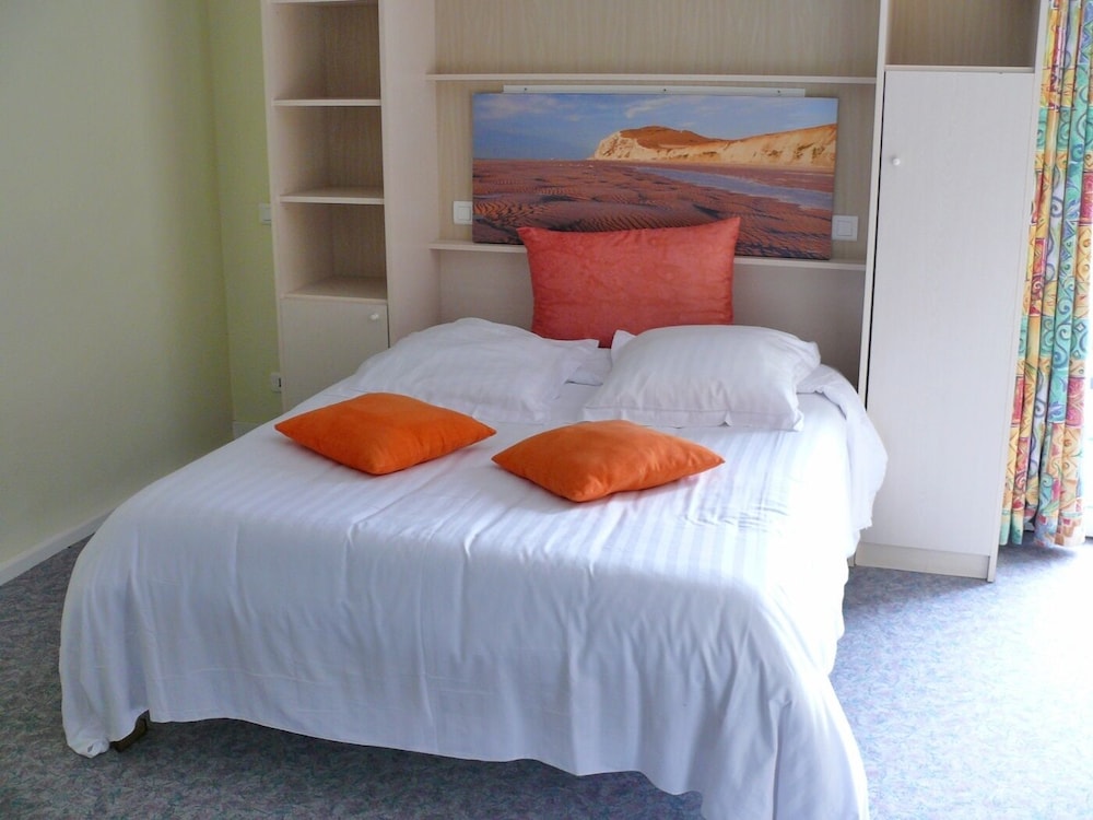 Double Room, Street View photo 1