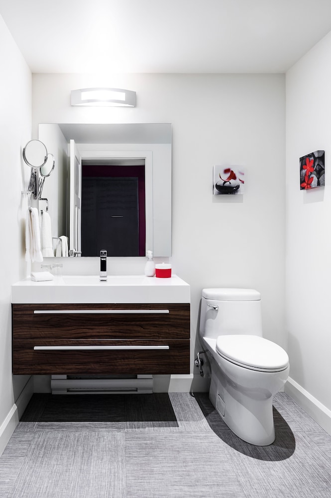 Superior Room (C3) thumbnail 6