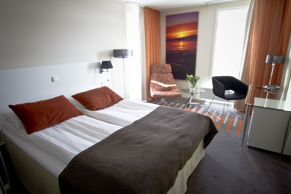 Twin Room - Photo 1