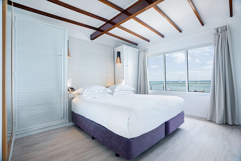 Suite, 1 King Bed, Overwater