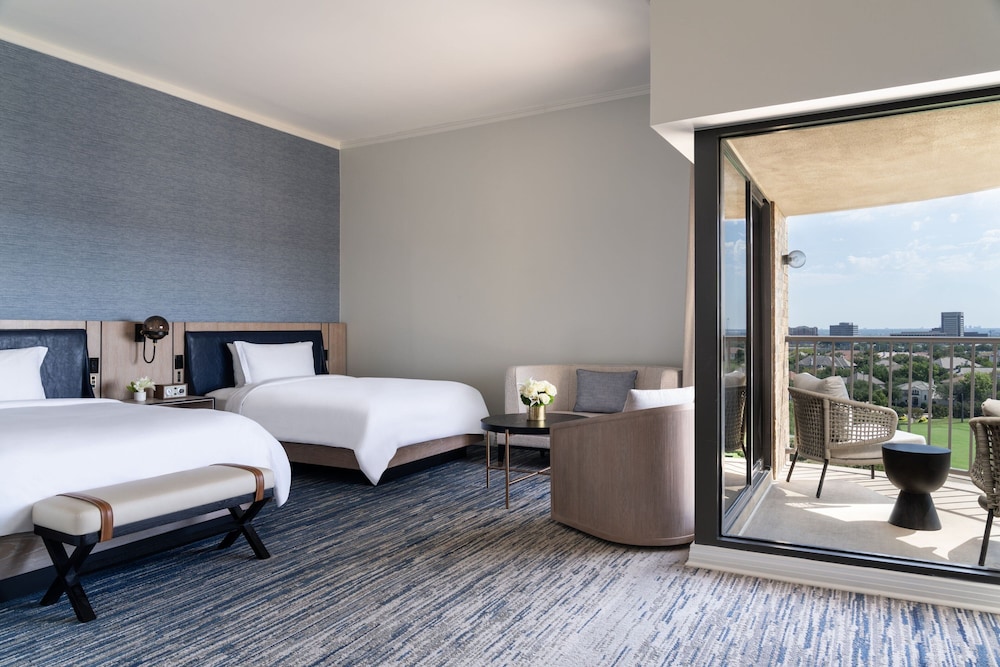 Room, 2 Queen Beds, Golf View (Corner, Balcony) - Photo 1