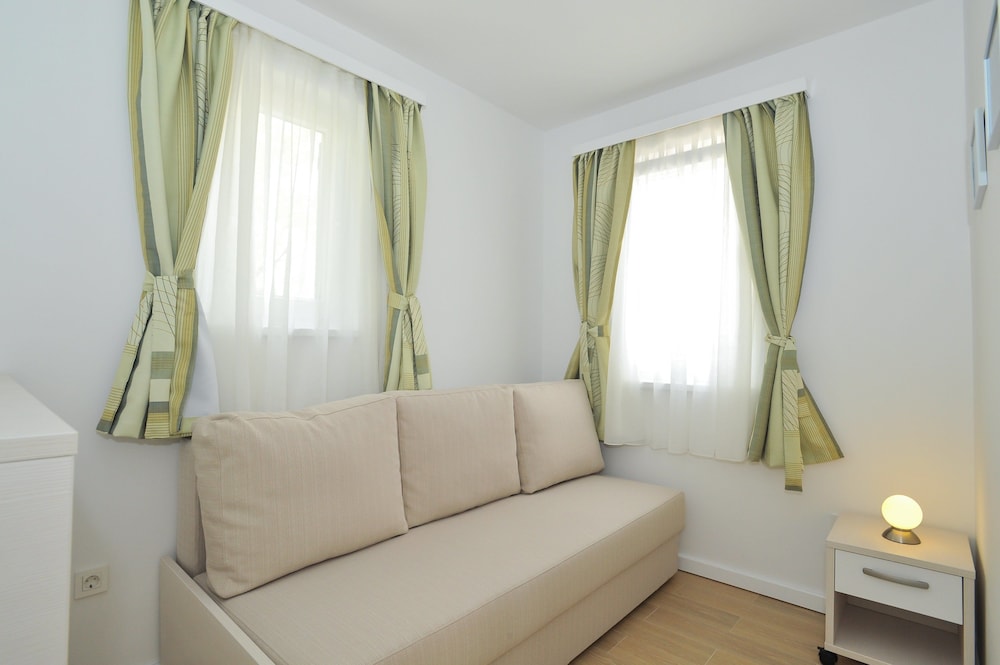 Apartment, 2 Bedrooms, Balcony photo 3