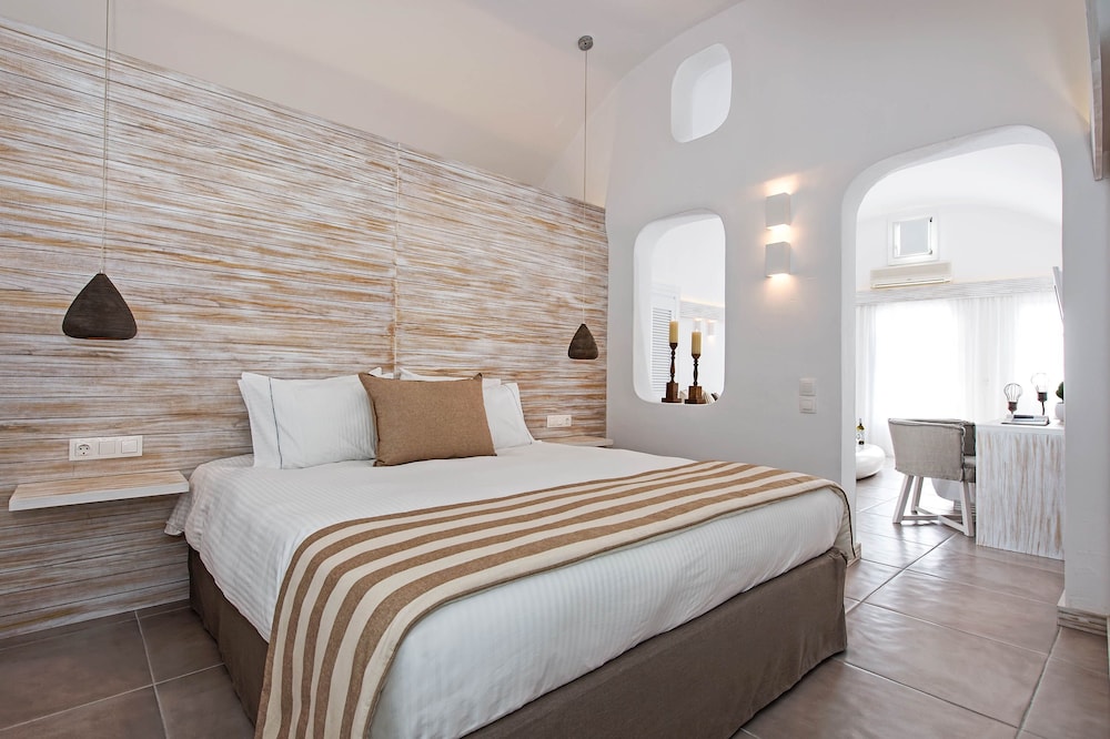 Deluxe Suite - Photo 9
