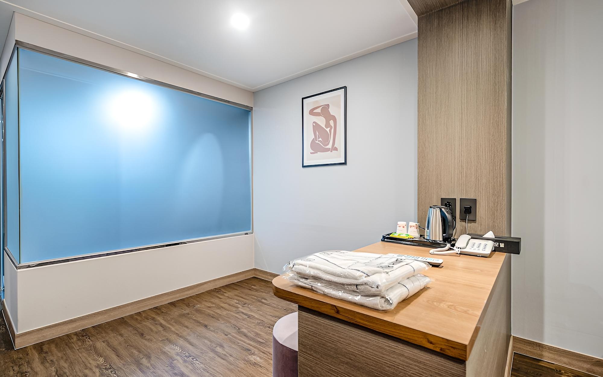 Room (Standard - Gaming 2PC (OTT TV)) photo 2