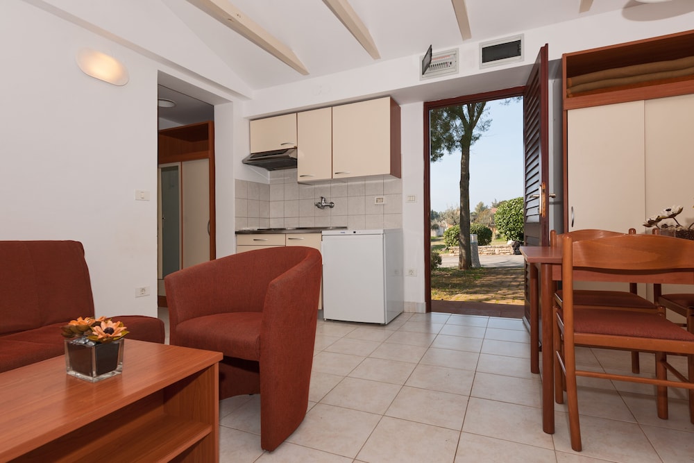 Standard Apartment, 1 Bedroom, Terrace, Garden View photo 3