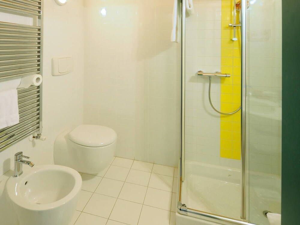 Double or Twin Room (2) - Photo 2