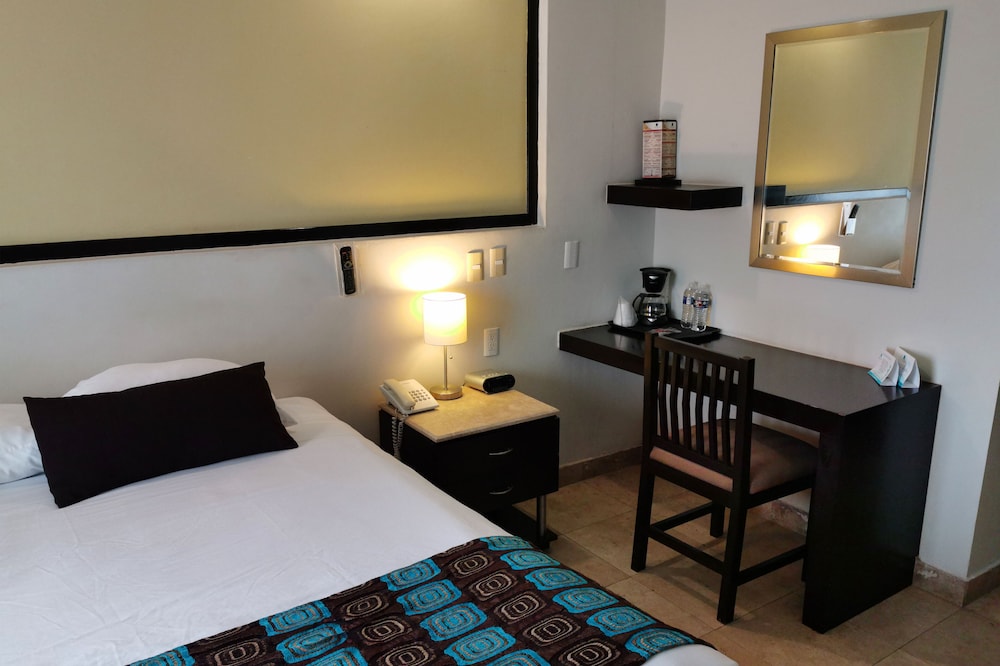 Room, 2 Double Beds, Ocean View - Photo 4