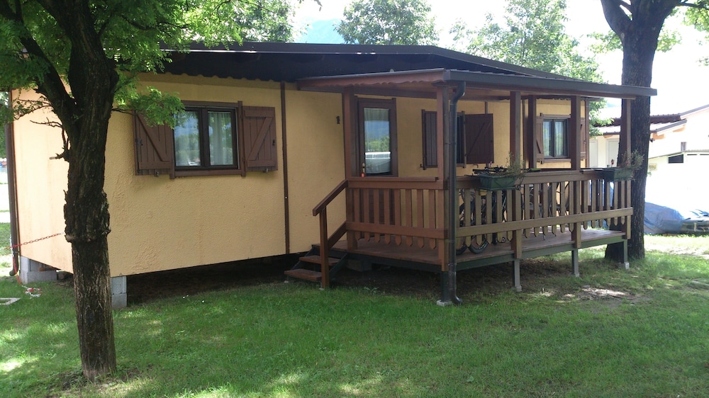 Mobile Home, 2 Bedrooms photo 2