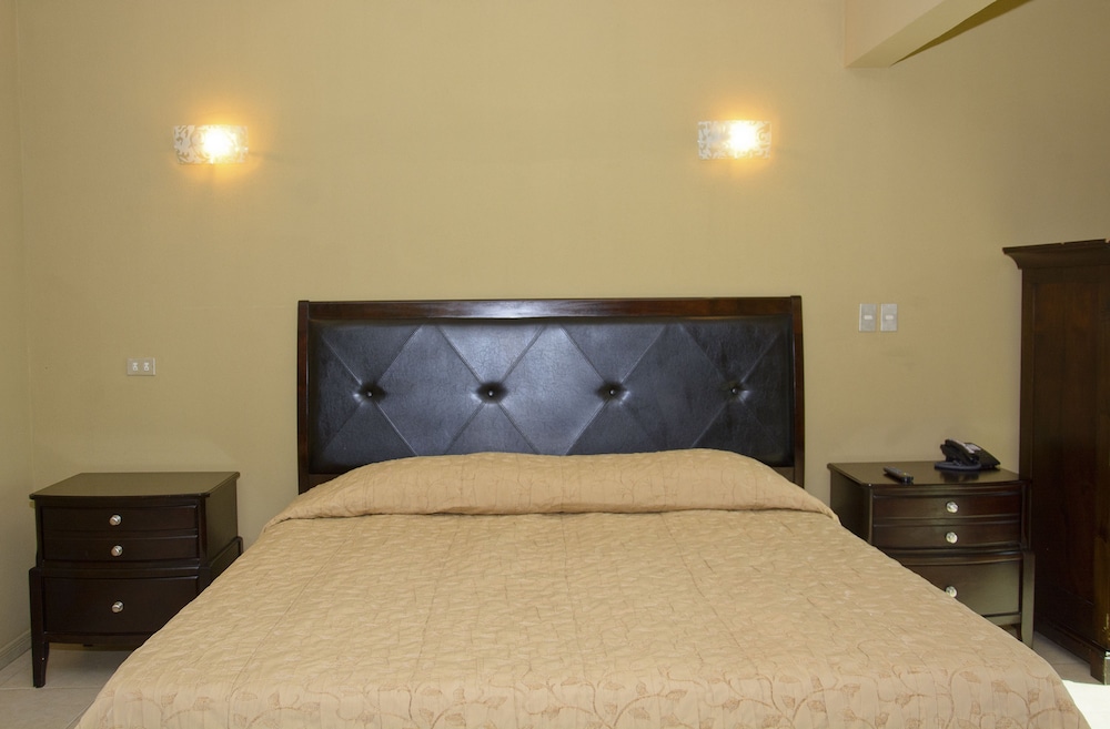 Superior Quadruple Room - Photo 7