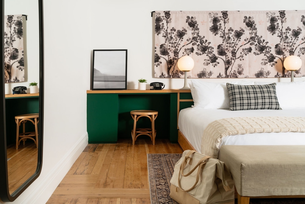 Superior Room, 1 King Bed - Photo 4