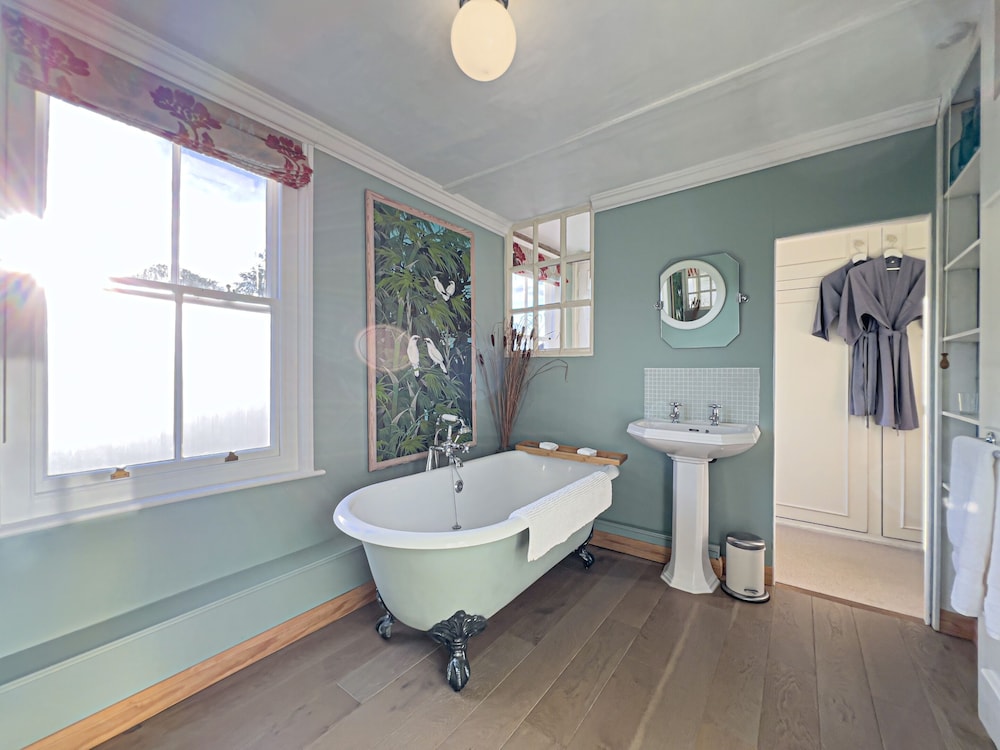 Double Room, Ensuite (Front Room) - Photo 4