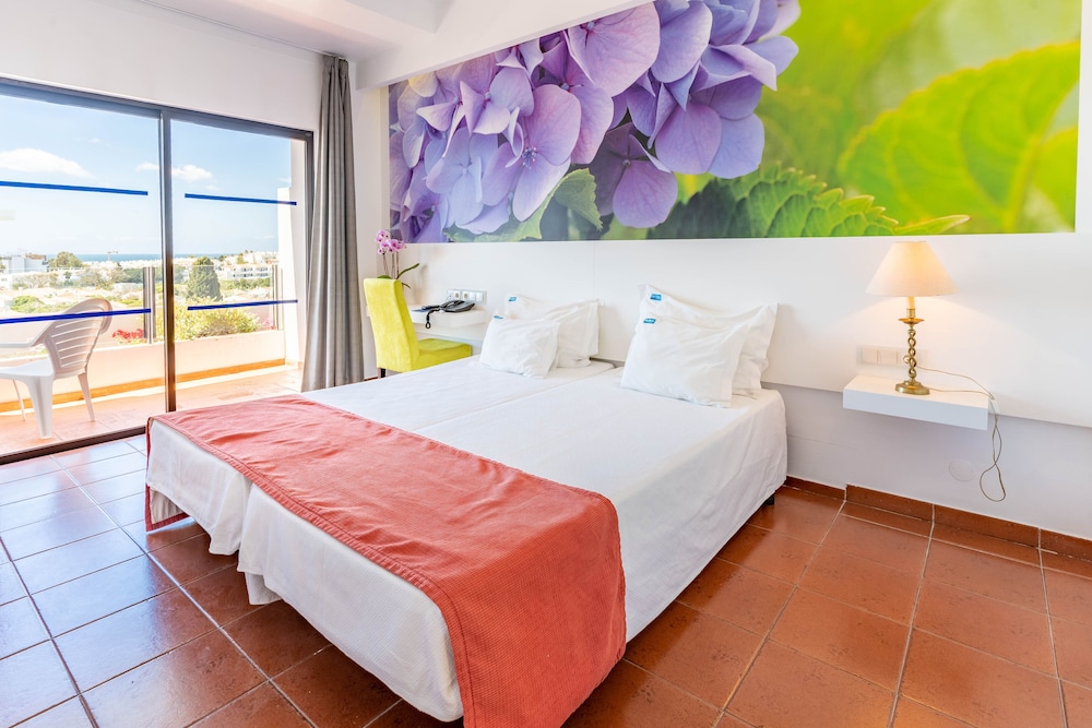 Twin Room, Pool View - Photo 6