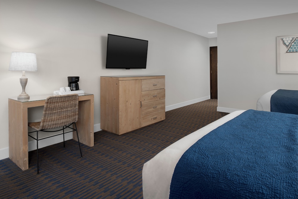 Room, 2 Queen Beds, Accessible (Two Queen Accessible Guestroom)