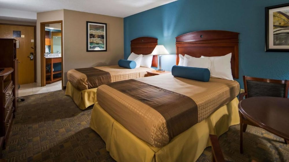 Room, 2 Double Beds, Non Smoking - Photo 3