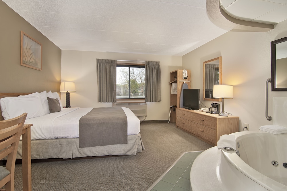 Suite, 1 King Bed, Non Smoking - Photo 5