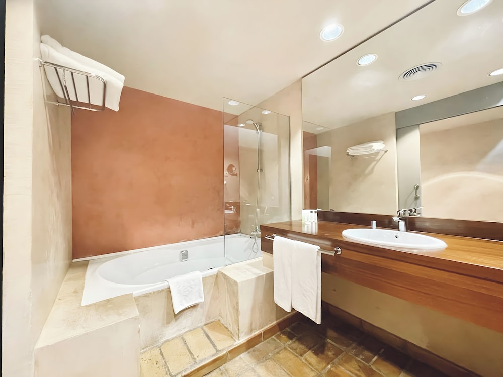 Family Room - Photo 8