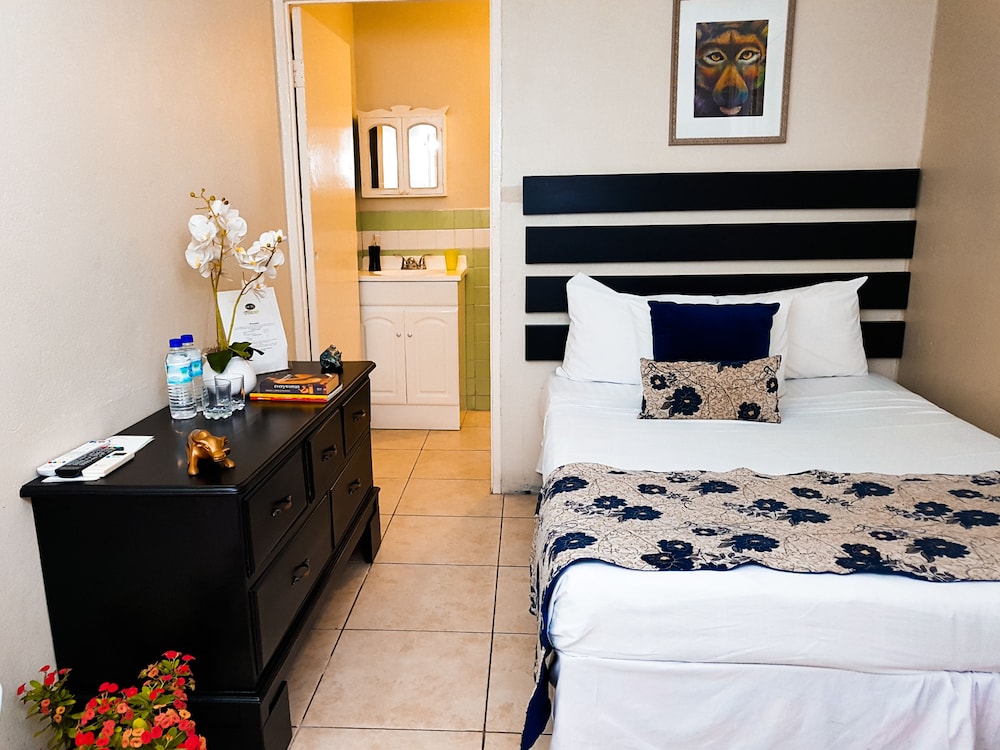 Economy Double Room photo 3