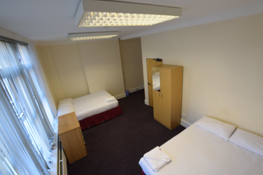 Quadruple Room - Photo 1