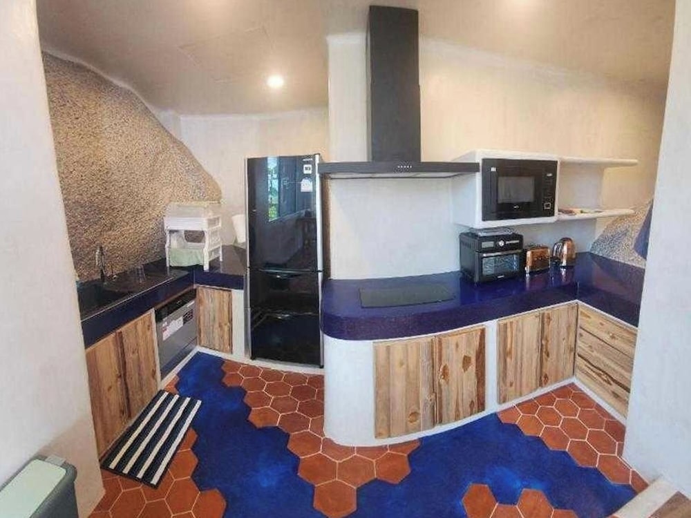 Deluxe Beachfront room with Kitchen - Photo 12