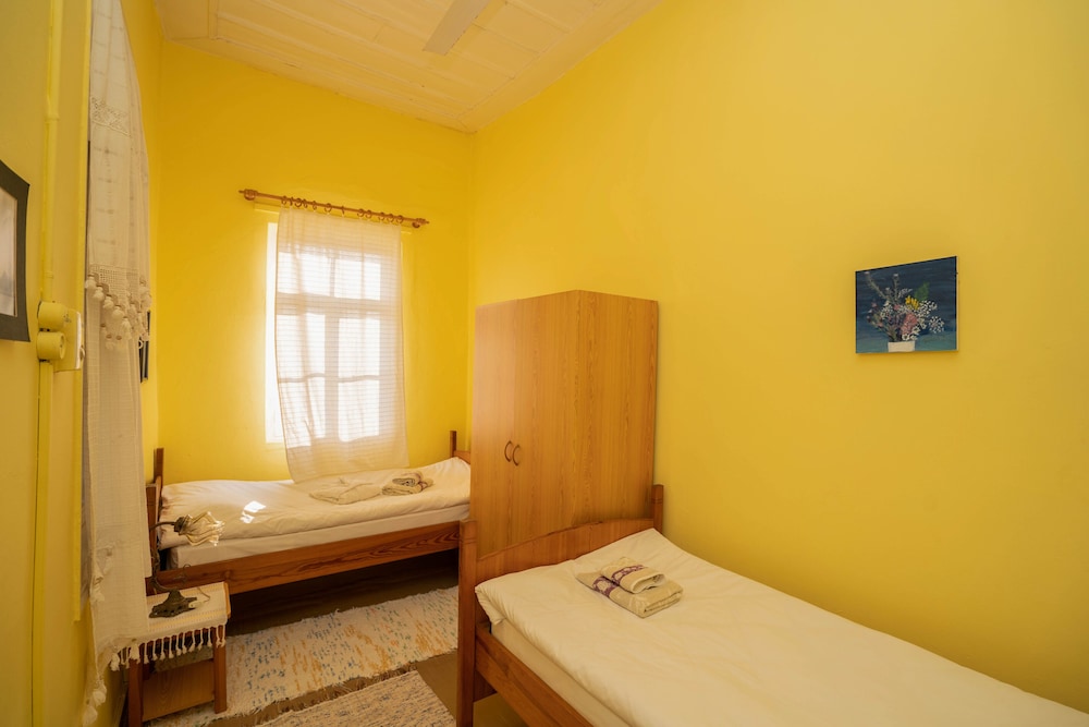 Standard Twin Room photo 1